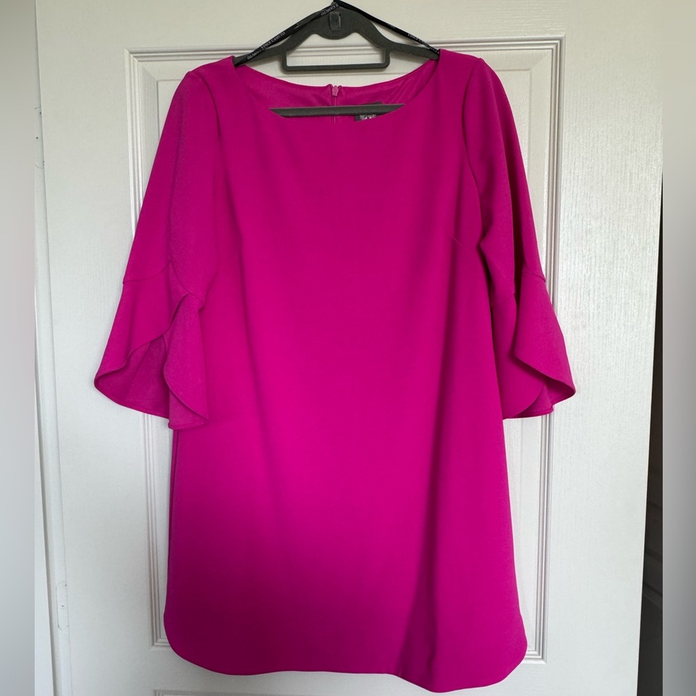 Tulip sleeve sleeve dress